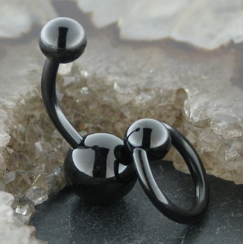 Bauchnabelpiercing