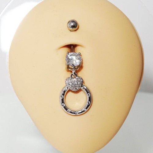 Bauchnabelpiercing